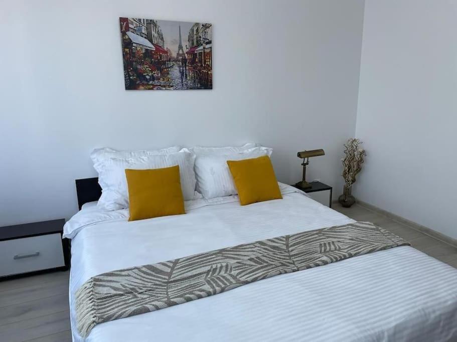 Appartement Mav Bucarest Extérieur photo