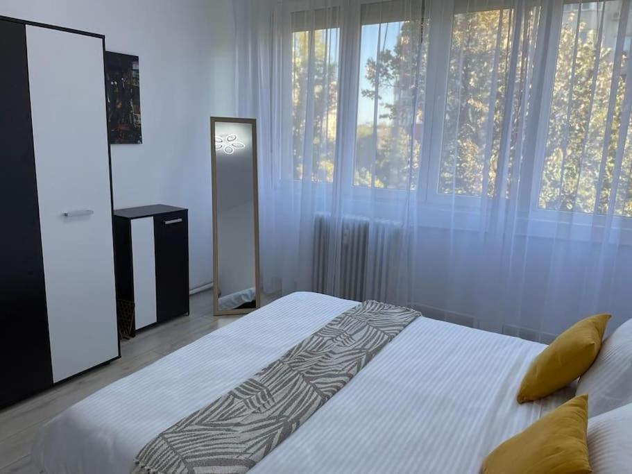 Appartement Mav Bucarest Extérieur photo