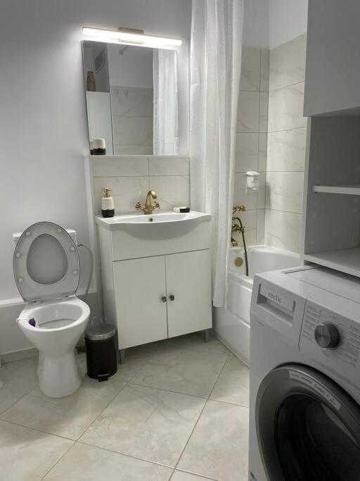 Appartement Mav Bucarest Extérieur photo