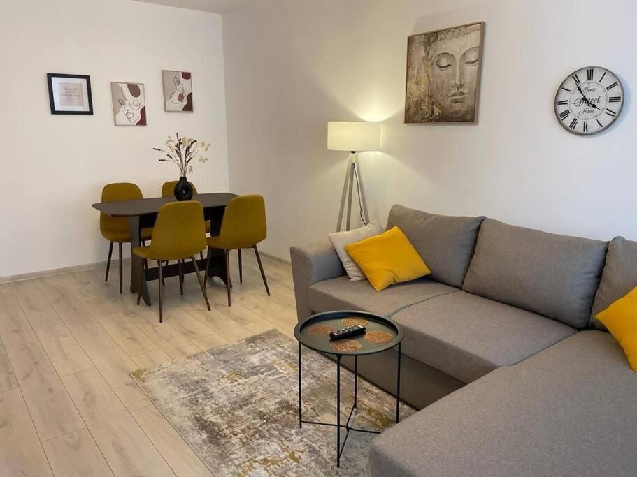 Appartement Mav Bucarest Extérieur photo