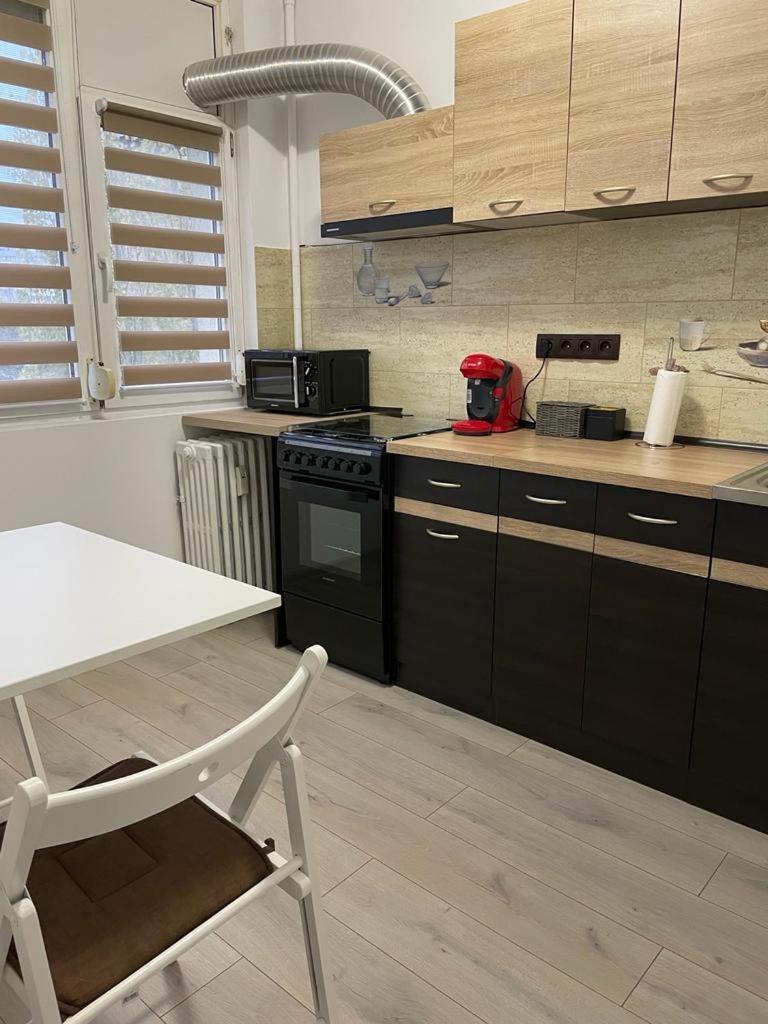 Appartement Mav Bucarest Extérieur photo