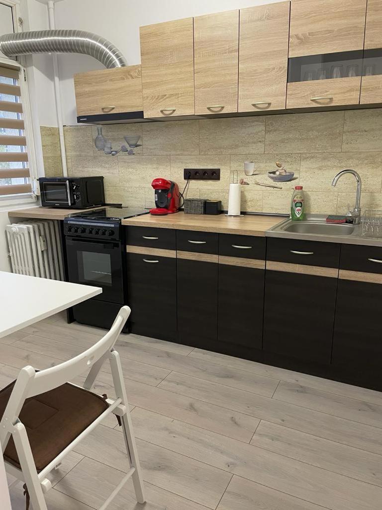 Appartement Mav Bucarest Extérieur photo